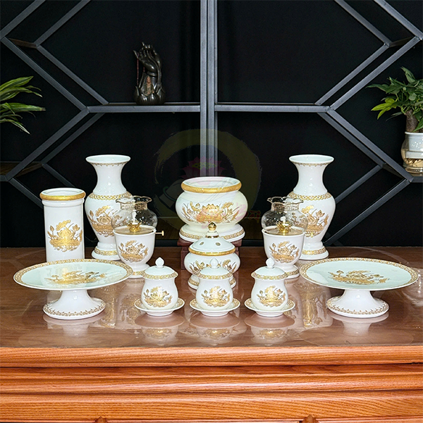 Lọ Hoa - Lục Bình