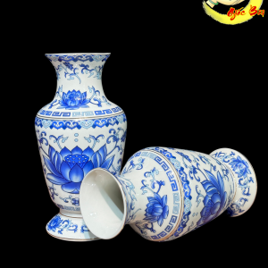 LỌ LỤC BÌNH THỜ BẰNG GỐM SỨ HOA SEN XANH