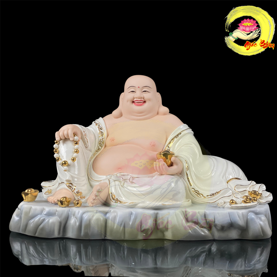 Alternative view of TƯỢNG DI LẶC NGỒI NÚI TIỀN BẰNG SỨ TRẮNG VIỀN VÀNG – KÍCH THƯỚC 16-19 INCH