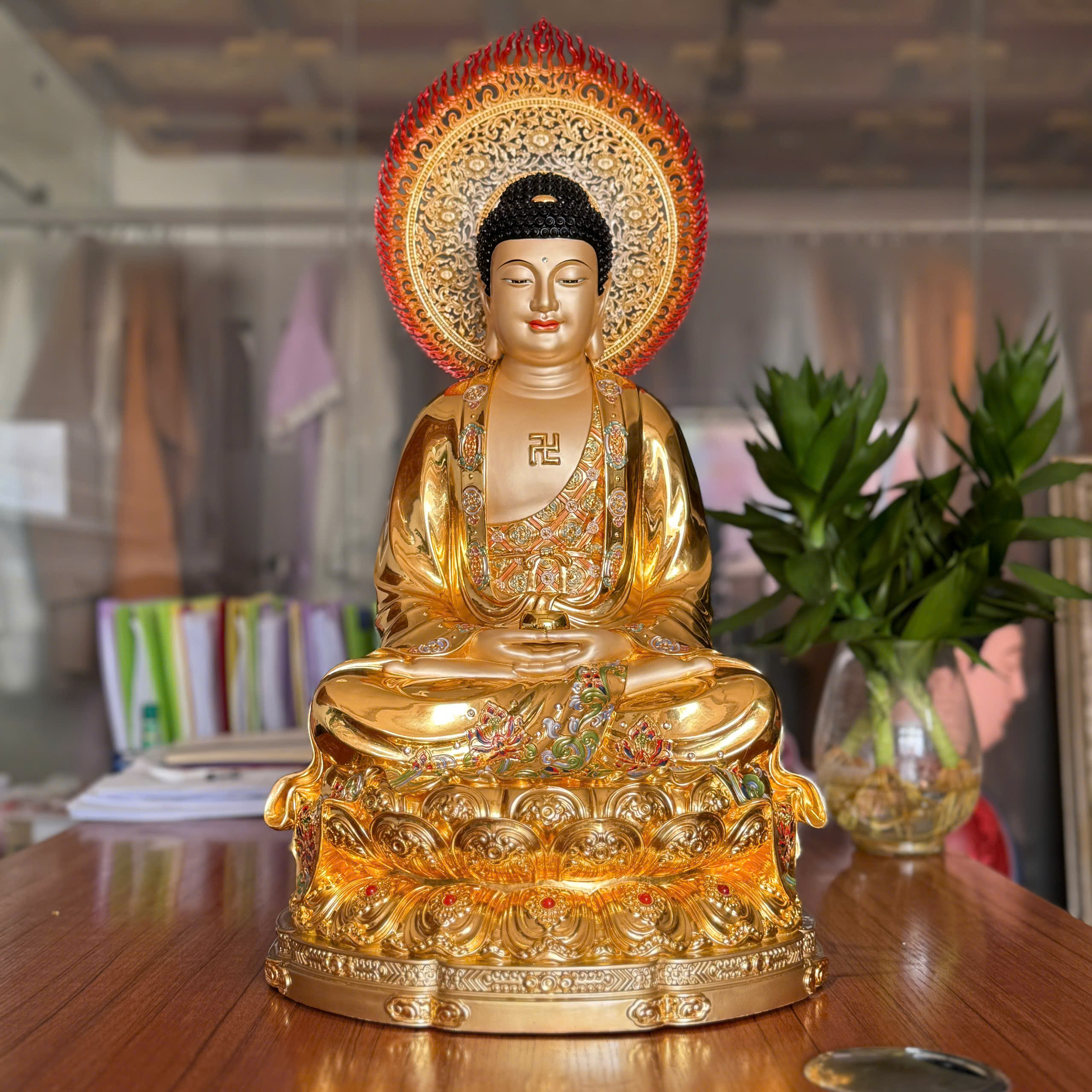 Tượng Thích Ca Ngồi Đế Sen Bảo Liên Bằng Đồng Dát Vàng Cao Cấp